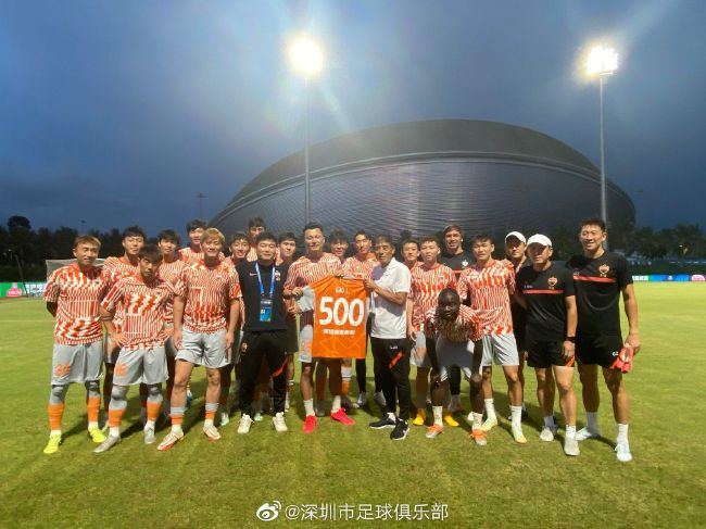 唐四海忙道：万连成是苏守道一手扶持起来的，对苏守道言听计从，绝对是反叶联盟的骨干份子。